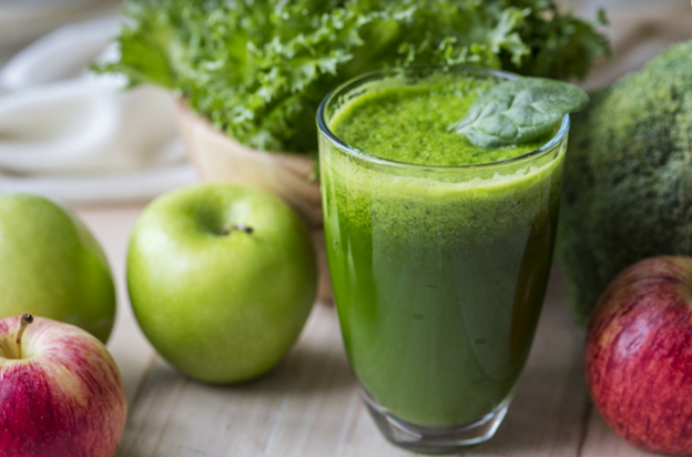 apple and green smoothie